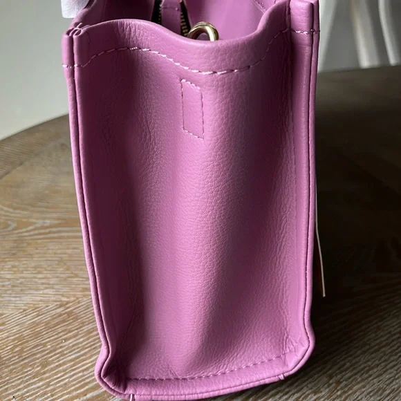 MARC Jacobs THE TOTE NWT Rare Color bag in purple haze. - Picture 5 of 14